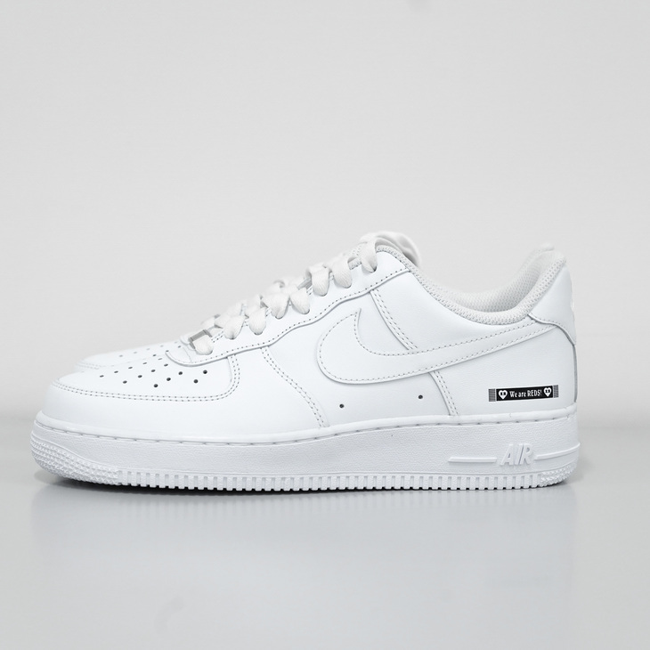 NIKE WMNS AIR FORCE 1 '07/ブラック