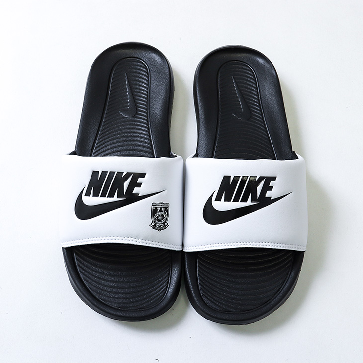 NIKE ビクトリー ワン スライド（エンブレム）/ホワイト | 浦和