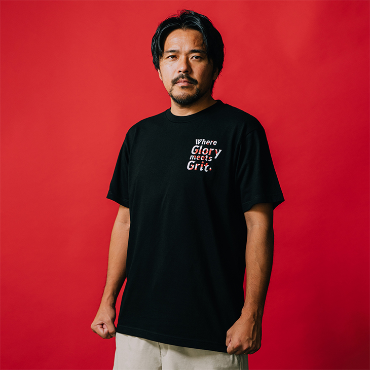 興梠慎三 "闘いの先にある" Tシャツ/黒〈12月上旬〜12月12日までに順次発送〉