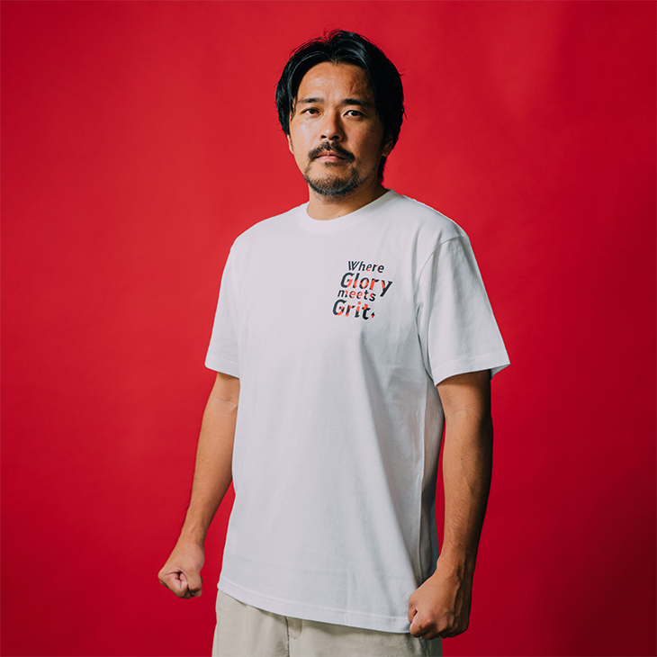 興梠慎三 "闘いの先にある" Tシャツ/白〈12月上旬〜12月12日までに順次発送〉