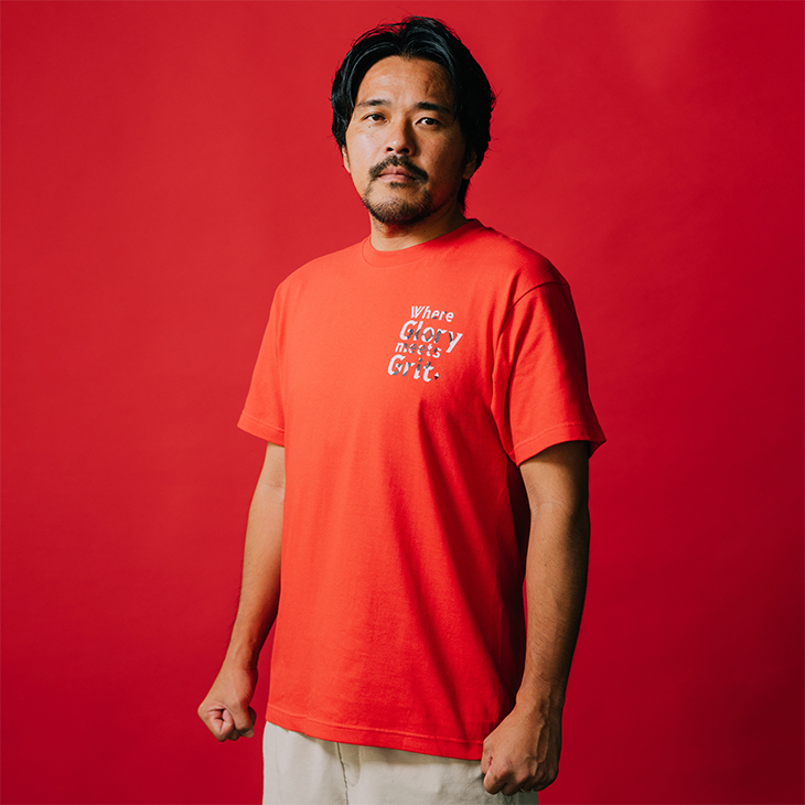 興梠慎三 "闘いの先にある" Tシャツ/赤〈12月上旬〜12月12日までに順次発送〉