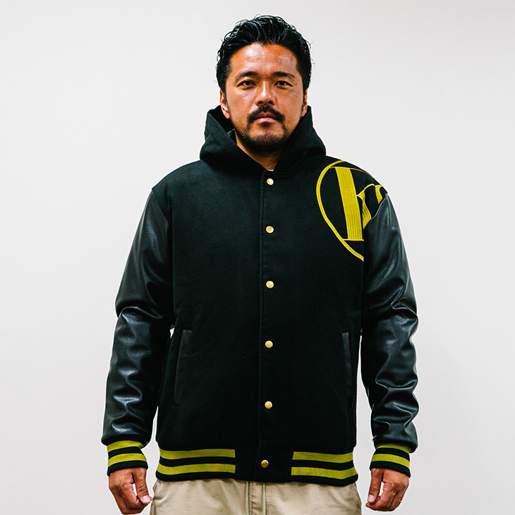 興梠慎三 "KS(感謝)をつたYELL"  スタジアムジャンパー/黒×金〈12月上旬〜12月12日までに順次発送〉