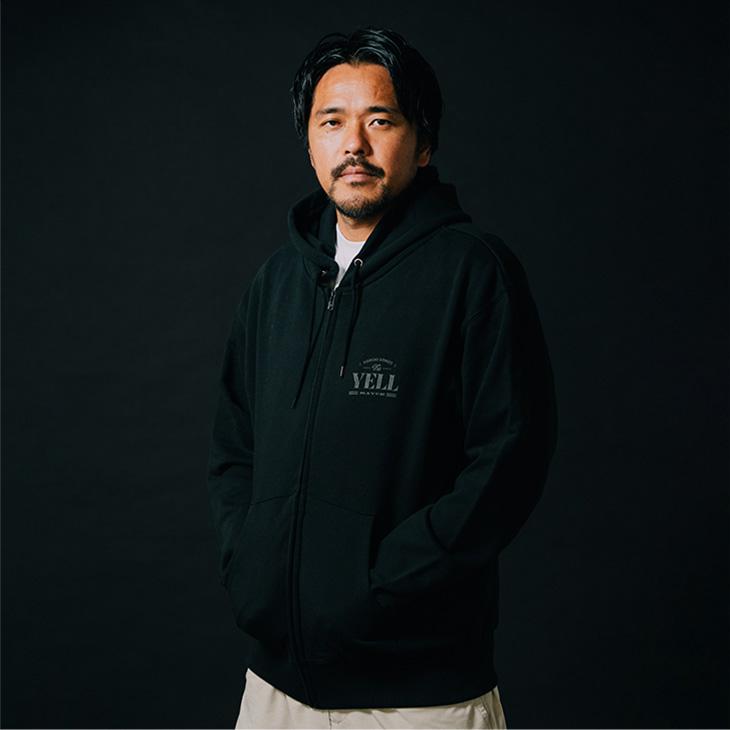 興梠慎三 "KS(感謝)をつたYELL"  ジップパーカー(YELL)/黒〈12月上旬〜12月12日までに順次発送〉