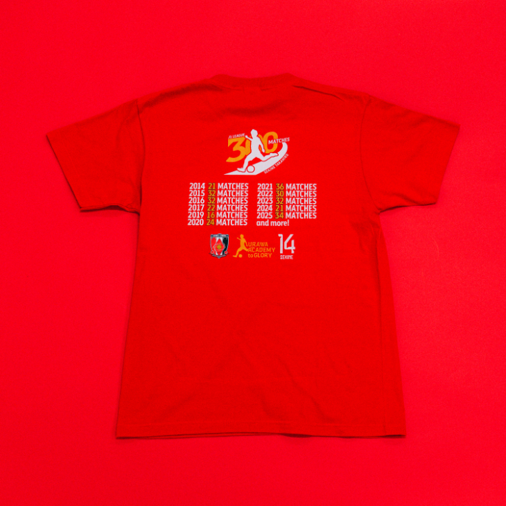 関根貴大 J1リーグ300試合出場達成記念 Tシャツ/赤〈2026年1月中旬頃
