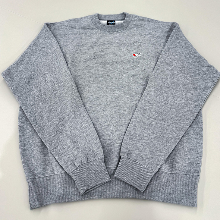 ワンポイントフラッグ刺繍トレーナー (ギフトボックス入り)/グレー